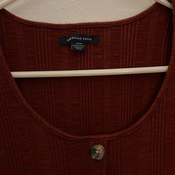 AE Rustic Red Ribbed Button-Down Tee - Picture 4 of 5